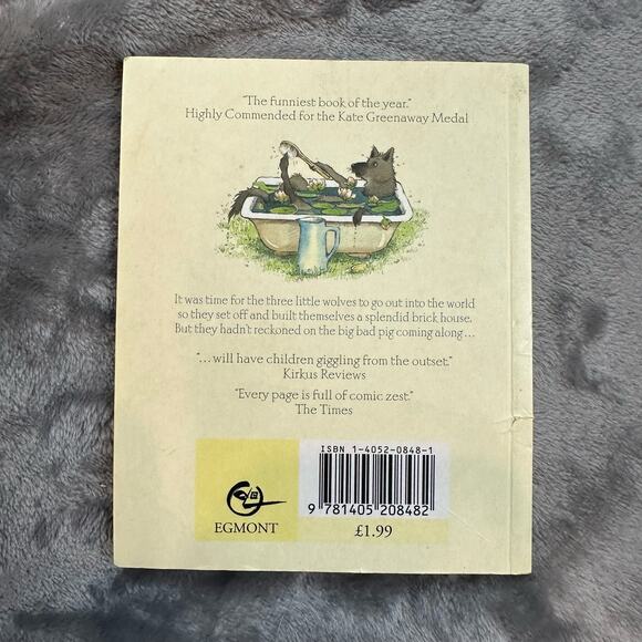 The Three Little Wolves and the Big Bad Pig  Egmont Book Trivizas Oxenbury - Picture 2 of 12